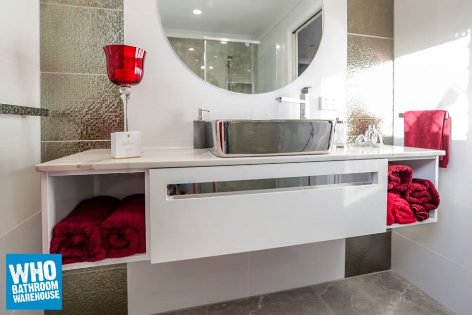 How Bathroom Mirror Cabinet Gives the Illusion of a More Spacious Area